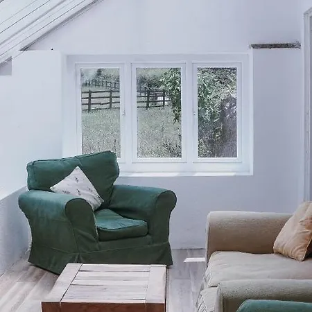 בית נופש Sten House - 12 בריסטול